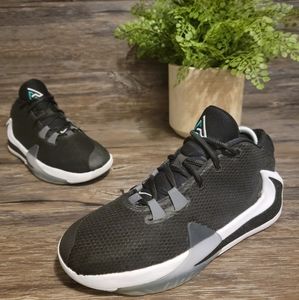 Nike Zoom freak 1 sz 6.5Y